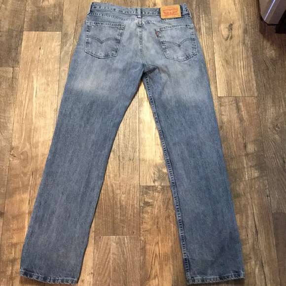 MENS LEVI LIGHT WASH JEANS. STYLE 514. W 31 L 32 - Picture 6 of 6